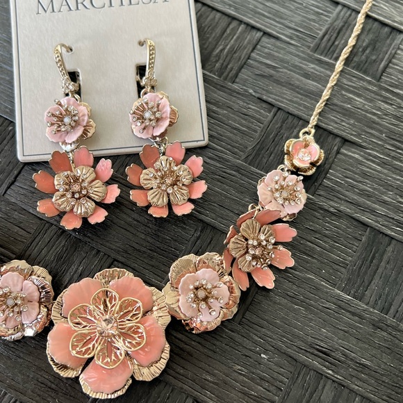 Marchesa Jewelry Set - Picture 6 of 9